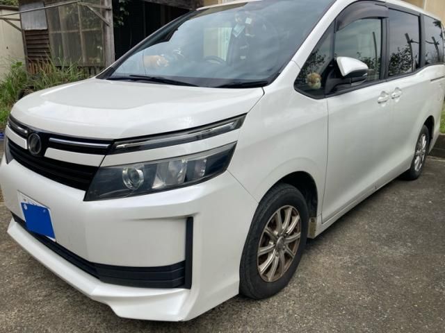 Mazda Bongo front view