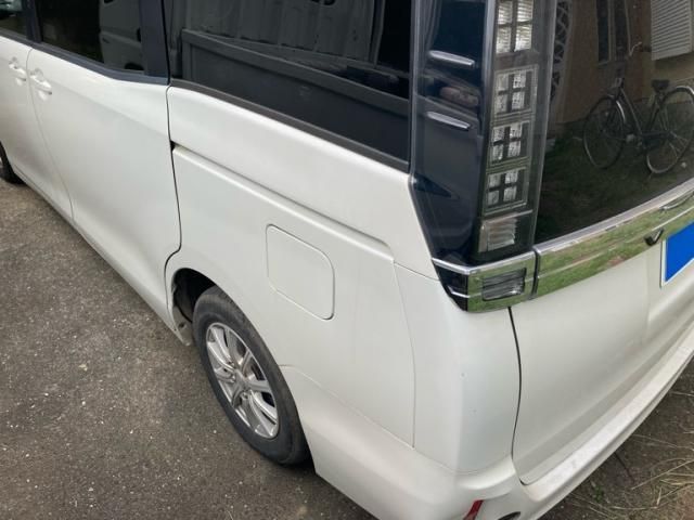 Mazda Bongo rear view