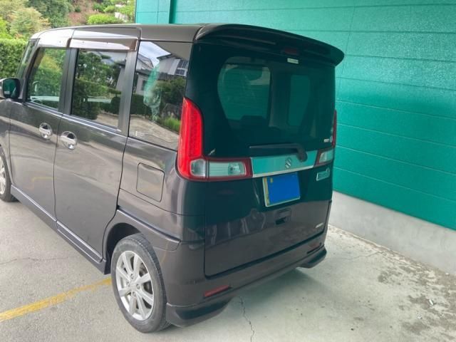 Mazda Bongo front view