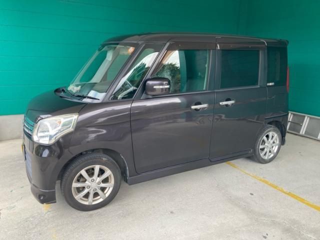 Mazda Bongo rear view
