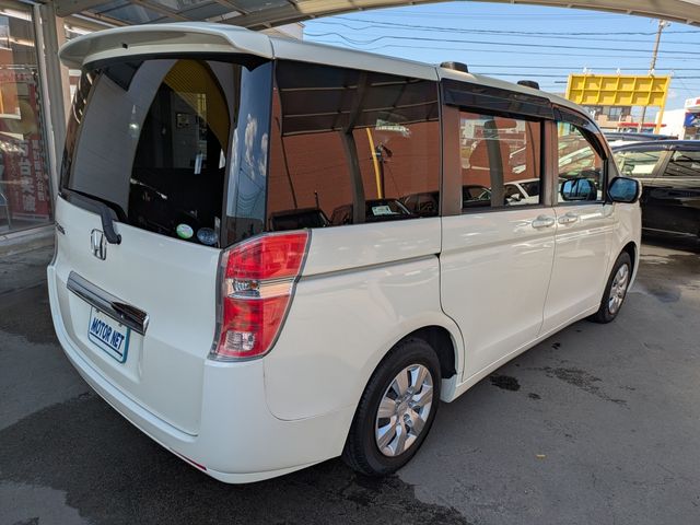 Mazda Bongo front view