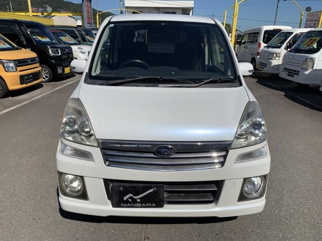 Mazda Bongo front view