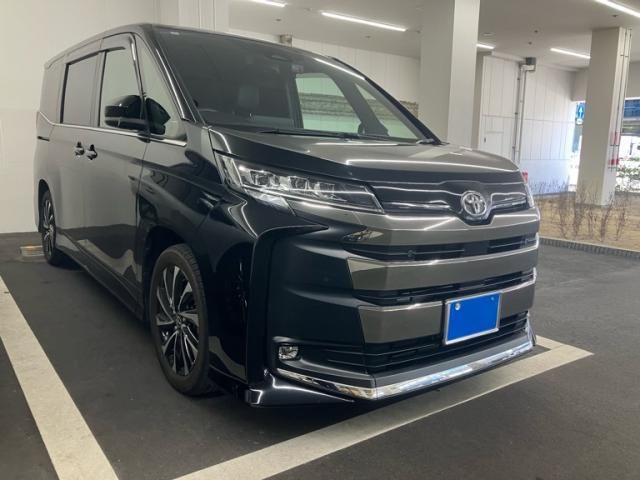 Mazda Bongo rear view