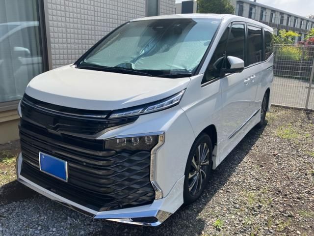 Mazda Bongo front view