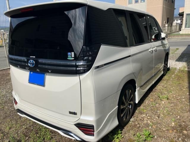 Mazda Bongo rear view