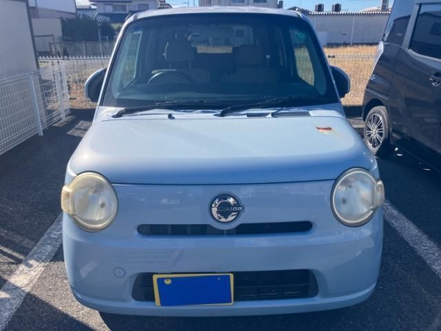 Mazda Bongo front view