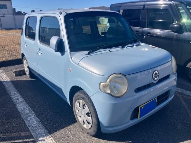 Mazda Bongo rear view