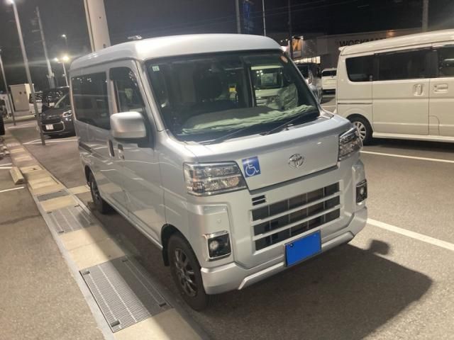 Mazda Bongo front view