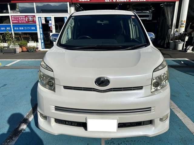 Mazda Bongo front view