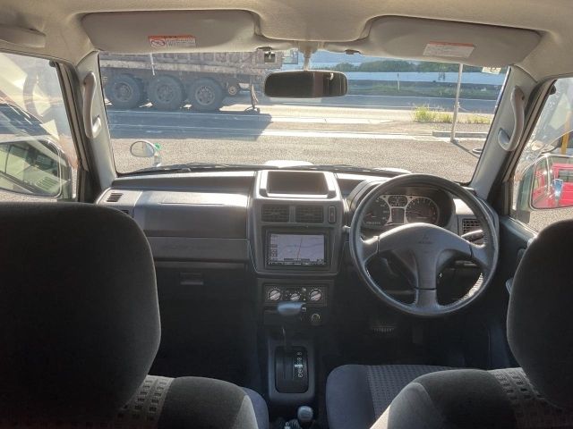 Mazda Bongo front view
