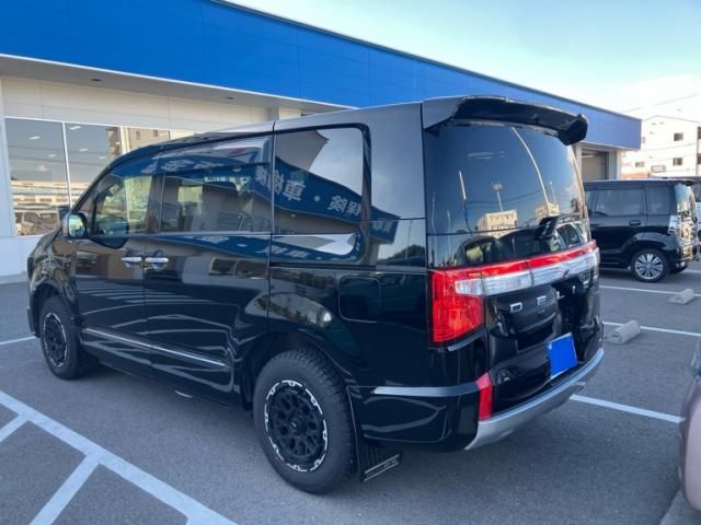 Mazda Bongo rear view