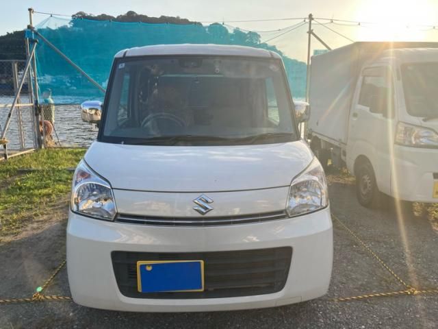 Mazda Bongo front view