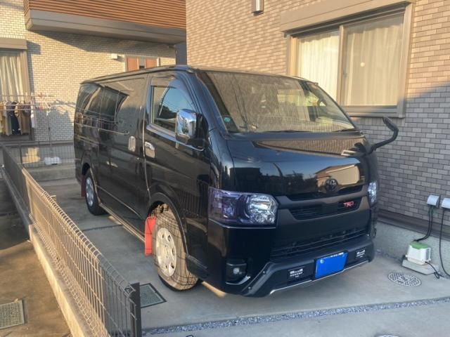 Mazda Bongo front view