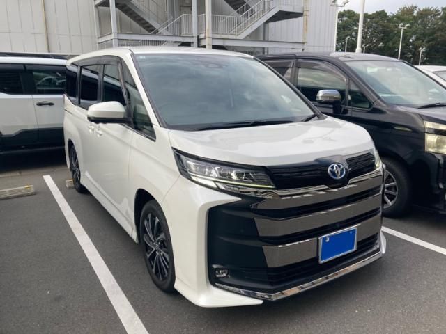 Mazda Bongo front view