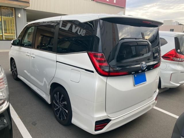 Mazda Bongo rear view