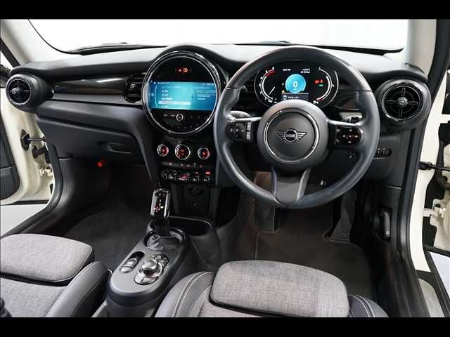 Mazda Bongo front view