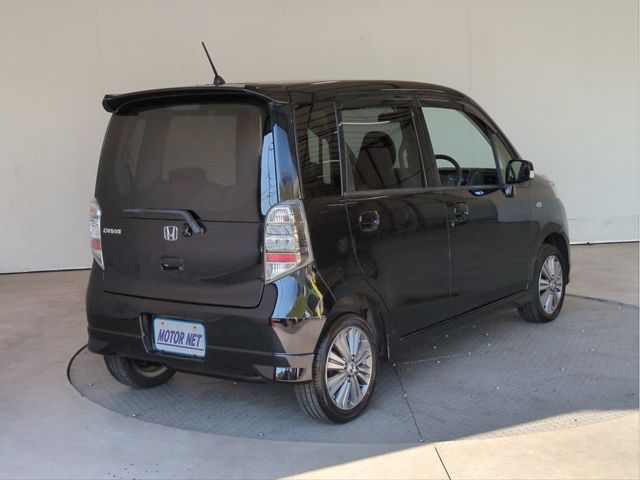 Mazda Bongo front view