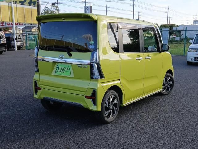 Mazda Bongo front view