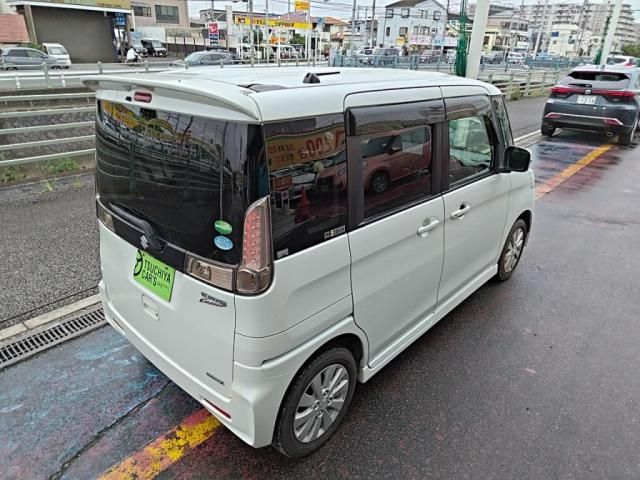 Mazda Bongo front view