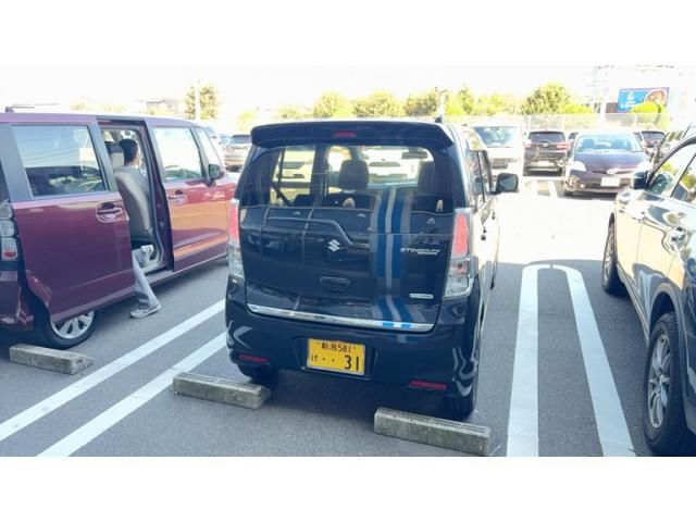 Mazda Bongo front view