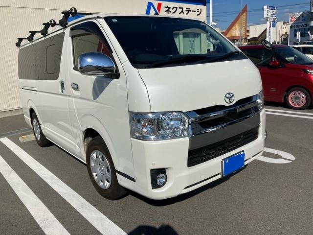 Mazda Bongo front view