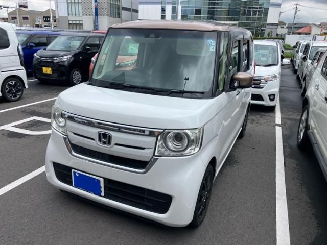 Mazda Bongo front view