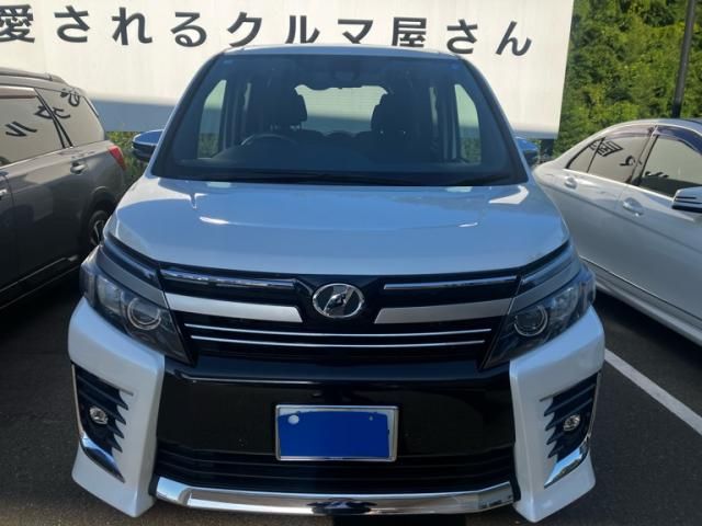 Mazda Bongo front view