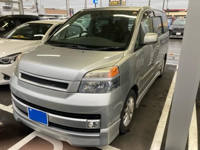Mazda Bongo front view