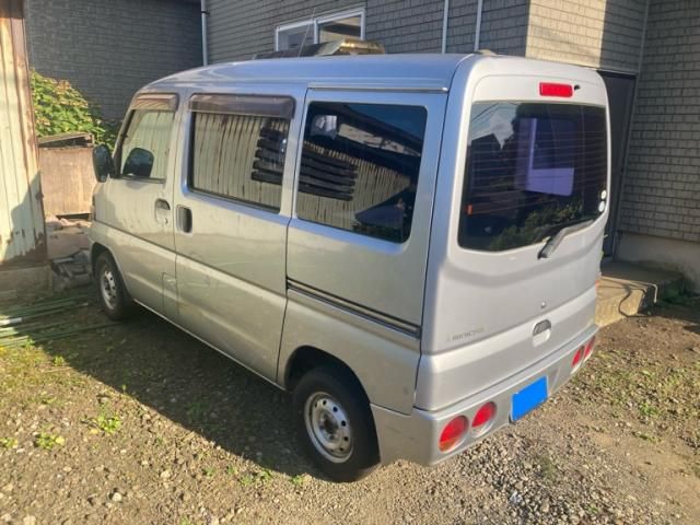 Mazda Bongo front view