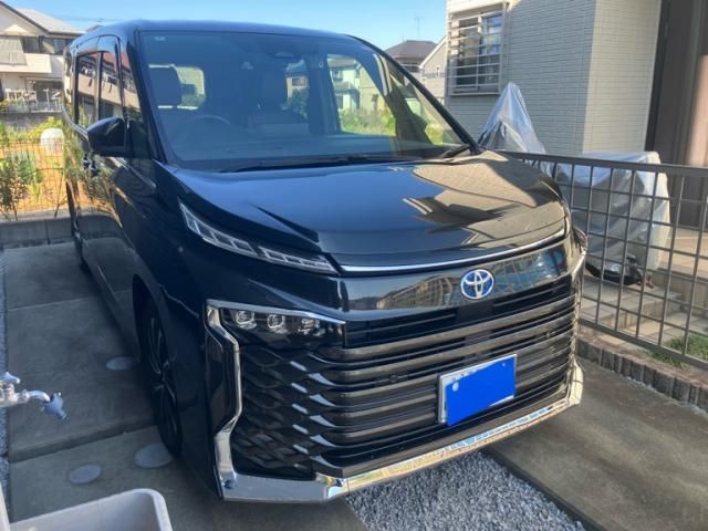 Mazda Bongo front view