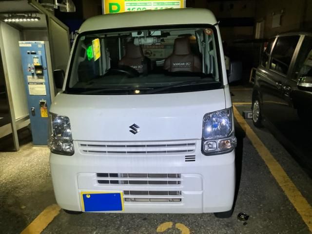 Mazda Bongo front view