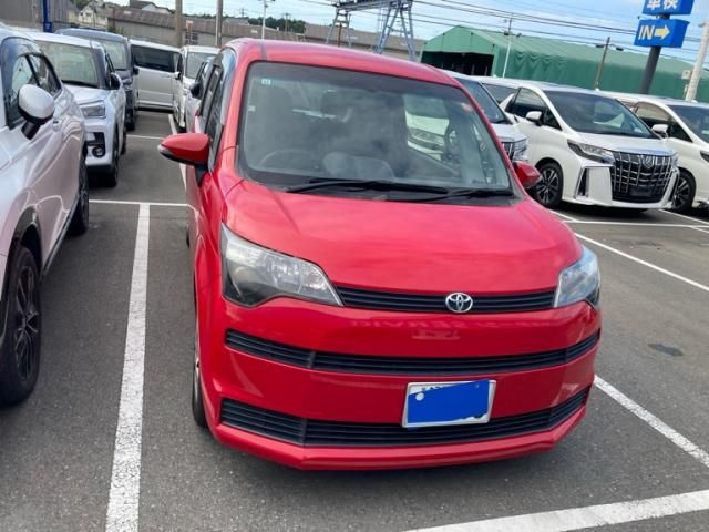 Mazda Bongo front view