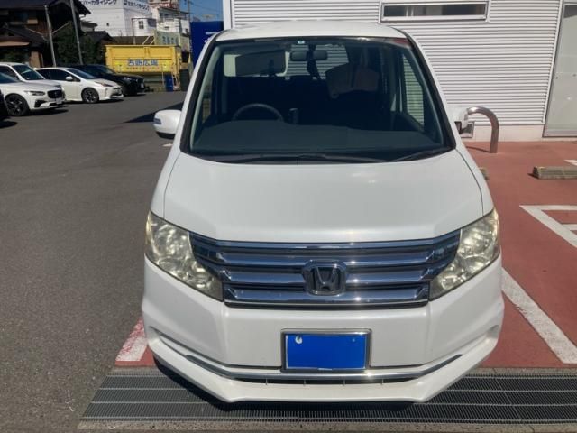 Mazda Bongo front view