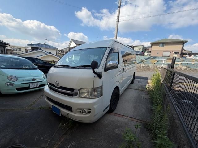 Mazda Bongo front view