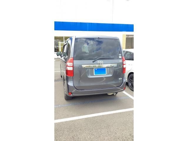 Mazda Bongo front view