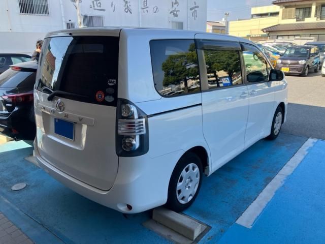 Mazda Bongo rear view