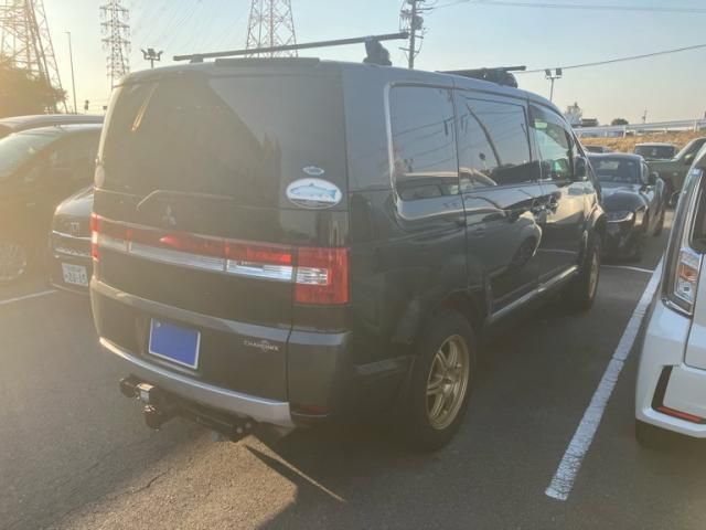 Mazda Bongo rear view