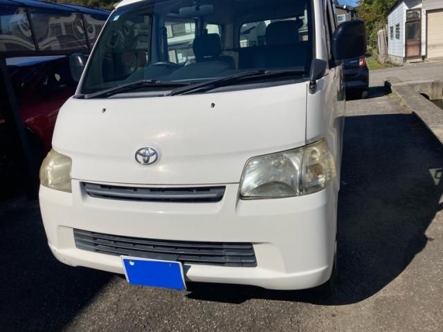 Mazda Bongo front view