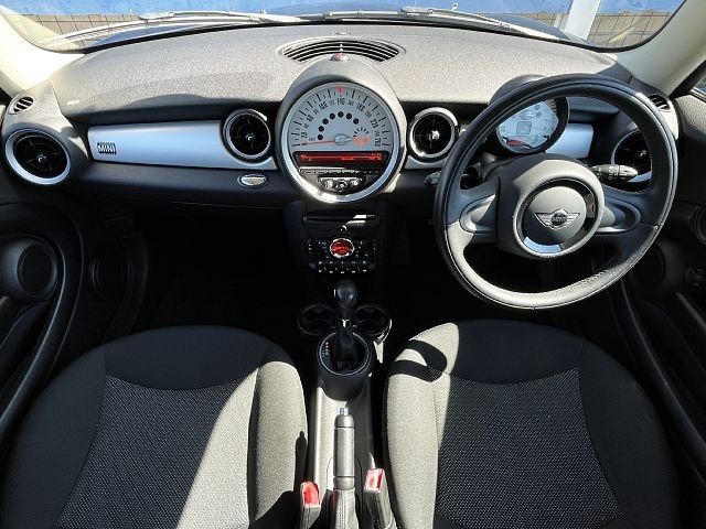 Mazda Bongo front view