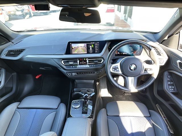 Mazda Bongo front view