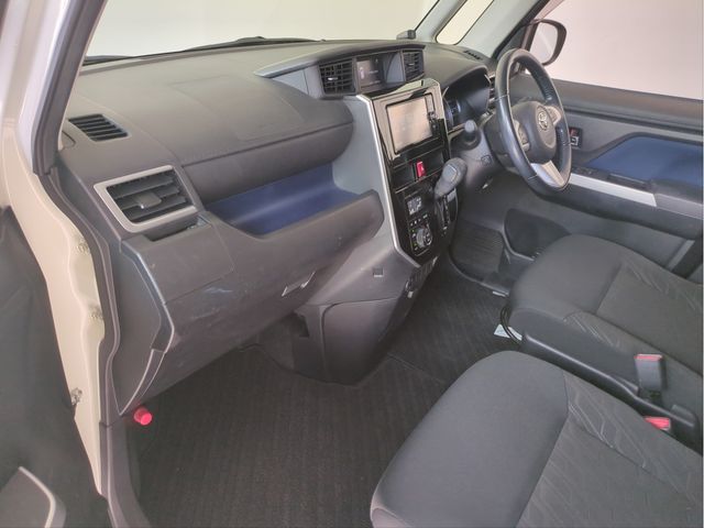 Mazda Bongo rear view