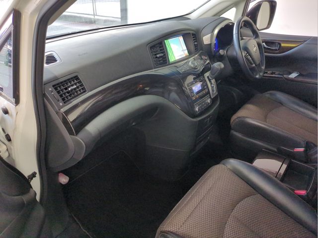 Mazda Bongo rear view