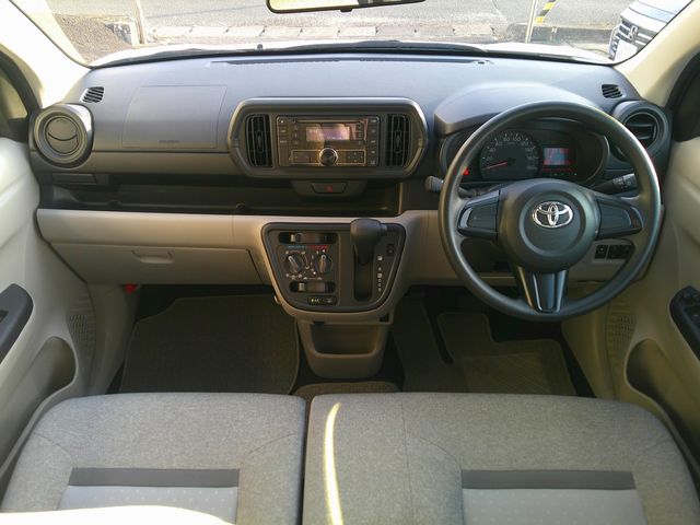 Mazda Bongo front view