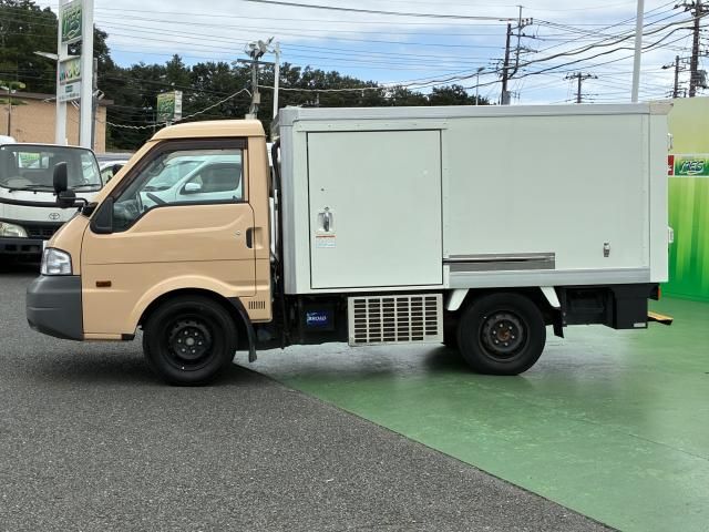 Mazda Bongo front view