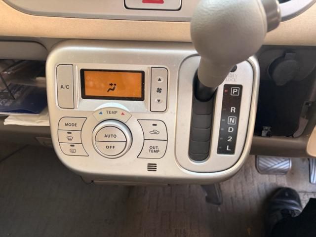Mazda Bongo front view
