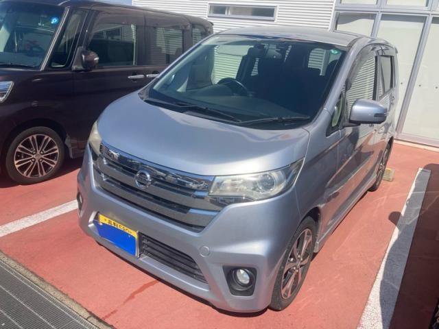 Mazda Bongo front view