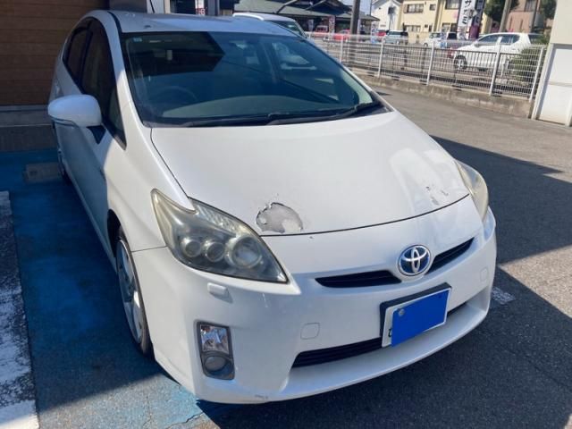 Mazda Bongo front view