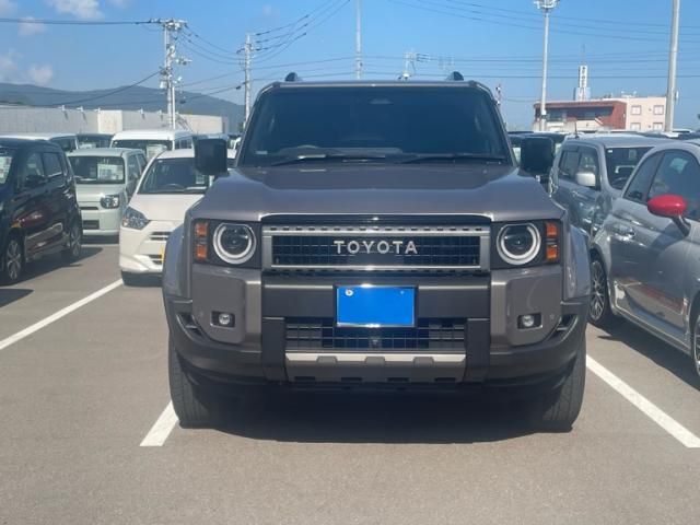 Mazda Bongo front view