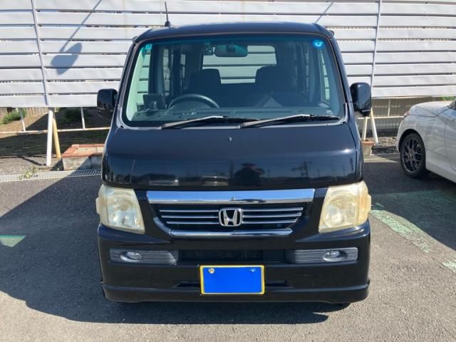 Mazda Bongo front view