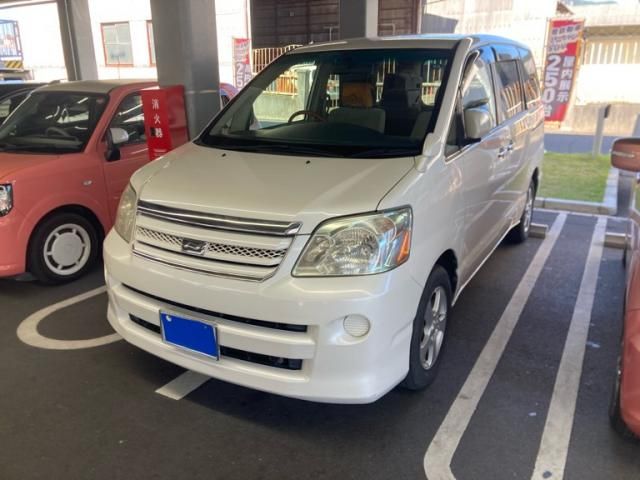 Mazda Bongo front view